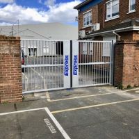 D6000 Swing Gates